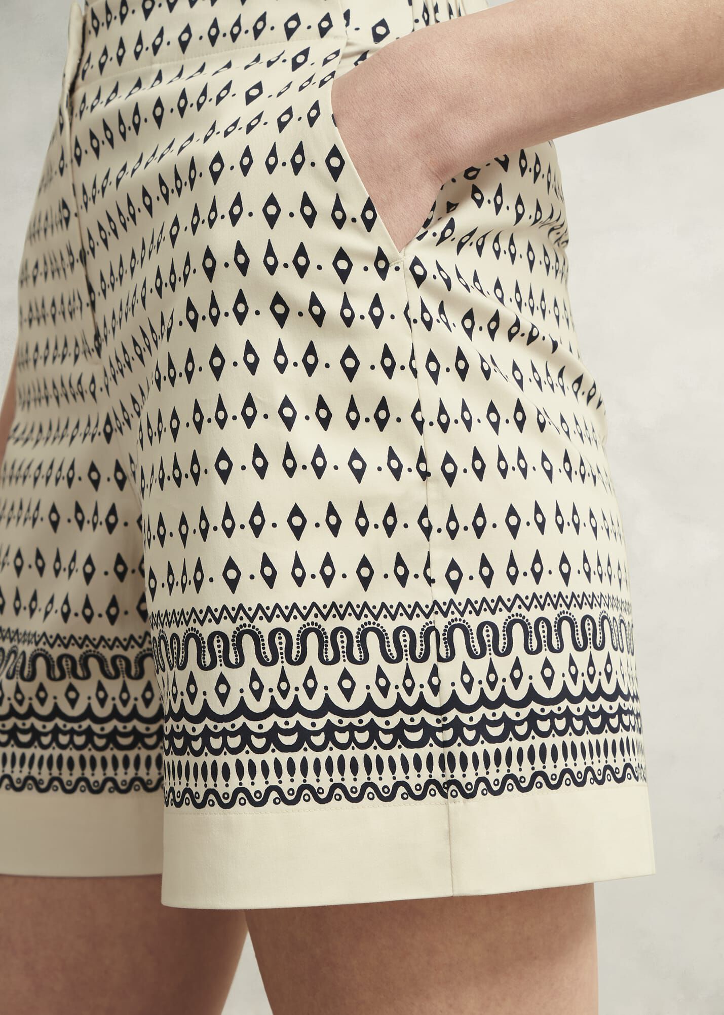 Suri Short