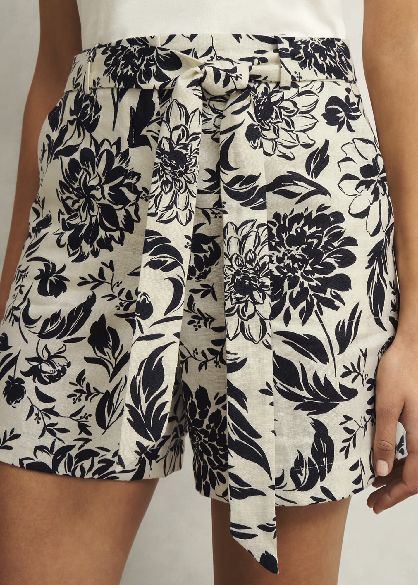 Maura Linen Shorts