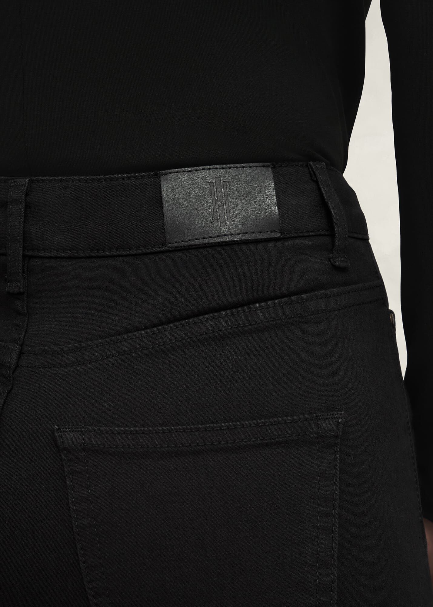 Gia Sculpting Jeans With Stretch
